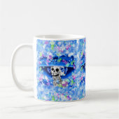 Laughing Skeleton Woman in Blue Bonnet Koffiemok (Links)