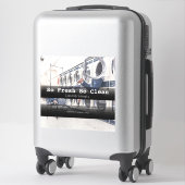 Laundromat company vehicle dat reclame maakt voor sticker (Koffer)