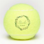 Laurel Krans Bruid Custom Wedding Party Gift Tennisballen<br><div class="desc">Dit gepersonaliseerde cadeau zal zeker een hit worden. Dit ontwerp is voorzien van een lauwerkrans en aangepaste typografie. Voeg de namen van de bruid toe om het uiterlijk te voltooien.</div>