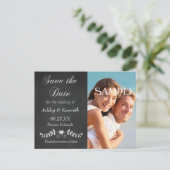 Laurel Leaf Heart Chalkboard Save the Date Briefkaart (Staand voorkant)