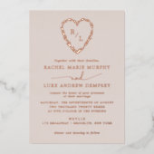 Laurel Leaf Heart Wreath Wedding Monogram Folie Uitnodiging (Voorkant)