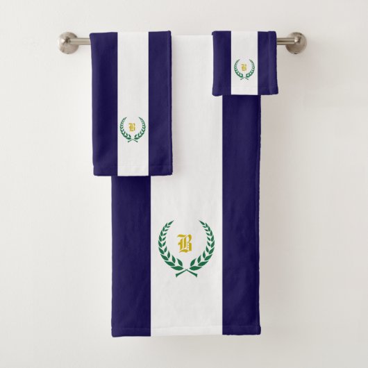 Laurel & monogram op marineblauw & witte streep bad handdoek (Insitu)