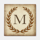 Laurel Wreath Aged Papyrus Initiaal M Magneet (Voorkant)