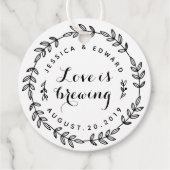 Laurel Wreath Love is Brewing Wedding Round Bedankjes Labels (Voorkant)