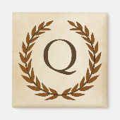 Laurel Wreath op Initiaal Q van Parchment Monogram Magneet (Voorkant)