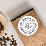 Laurel Wreatt the Perfect Blend Wedding Favor Ronde Sticker<br><div class="desc">Op maat ontworpen ronde bruiloft gunst stickers / labels met "The Perfect Blend" omcirkeld in handgetekende lauwerkrans. Personaliseer met de namen van bruid en bruidegom / paar en trouwdatum voor een vleugje stijl op bruiloft koffiegronden / bonen gunsten en geschenken.</div>