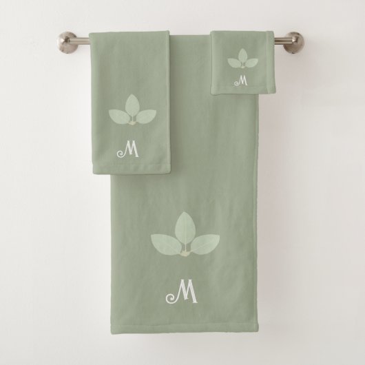 Laurierbladeren & Monogram op Sage Badhanddoekense Bad Handdoek (Insitu)