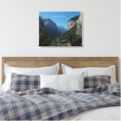Lauterbrunnen Valley Canvas Muurprint (Insitu (Slaapkamer))