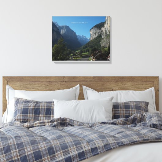 Lauterbrunnen Valley Canvas Muurprint (Insitu (Slaapkamer))