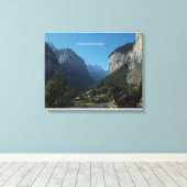 Lauterbrunnen Valley Canvas Muurprint Afdruk (Insitu (Houten vloer))