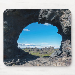 Lava venster bij Dimmuborgir, Myvatn gebied - IJsl Muismat