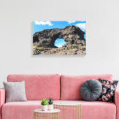 Lava-venster in Dimmuborgir, gebied Myvatn - IJsla Canvas Afdruk (Insitu (Woonkamer))