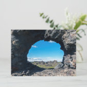 Lava-venster in Dimmuborgir, gebied Myvatn - IJsla Kaart (Staand voorkant)