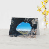 Lava-venster in Dimmuborgir, gebied Myvatn - IJsla Kaart (Gele Bloem)