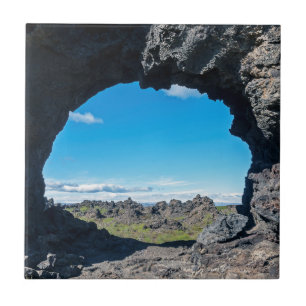 Lava-venster in Dimmuborgir, gebied Myvatn - IJsla Tegeltje