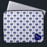 Lavandula Lavender Bunch Herb Paarse bloemtuin Laptop Sleeve<br><div class="desc">Het ontwerp is voorzien van een originele markeerafbeelding van een hoop paarse lavendel, een tuinnietje dat populair is als sierkruid en keukenkruid. Als verse, gedroogde en essentiële olie in de geneeskunde en cosmetica is de meerjarige lavendel (lavandula) bekend om zijn geurig geur. Dit bloemontwerp is ook beschikbaar op andere producten....</div>