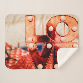 LAVE (Big Red Lettering) Sherpa Deken