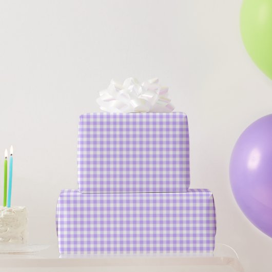 Lavendar White Gingham Birthday Shower Weddenschap Cadeaupapier (Feestgeschenken)