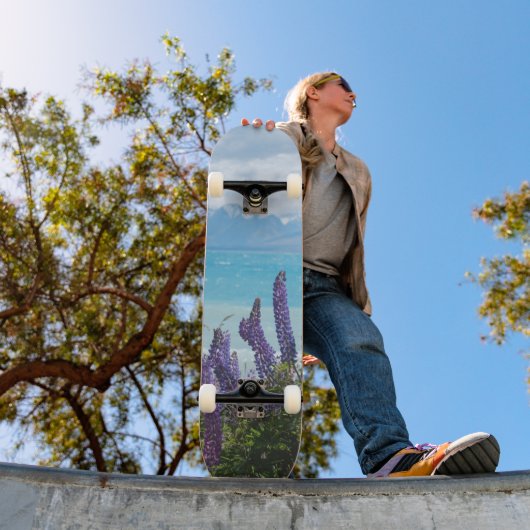 Lavendel aan de oever van het meer persoonlijk skateboard (Buiten 1)