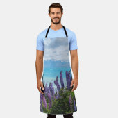 Lavendel aan de oever van het meer schort (Gedragen)