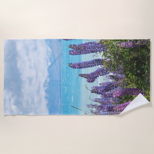 lavendel aan de oever van het meer strandlaken (Voorkant)