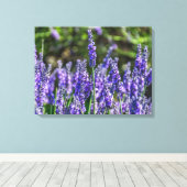 Lavendel bloemen omhoog dicht canvas print (Insitu (Houten vloer))