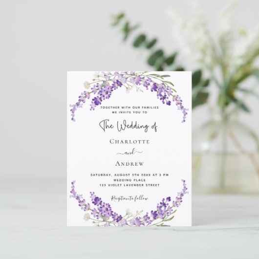 Lavendel bloemen violette bruiloft uitnodiging (Staand voorkant)