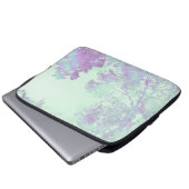 Lavendel Breedblad Mist Laptop Sleeve (Voorkant onderkant)
