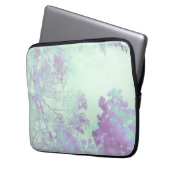 Lavendel Breedblad Mist Laptop Sleeve (Voorkant Links)