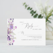 Lavendel elegante wilde bloemen bruiloft RSVP kaar (Staand voorkant)