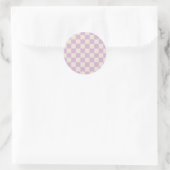 Lavendel en gebroken wit dambord ronde sticker (Tas)