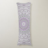 Lavendel en groene mandala patroon ontwerp lichaamskussen (Voorkant Verticaal)