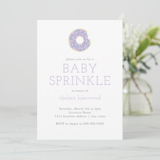 Lavendel Geslachtsneutrale Baby Sprinkle Invitatio Kaart (Staand voorkant)