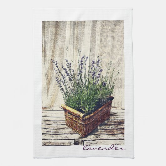 lavendel in een mand theedoek (Verticaal)