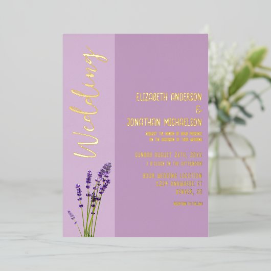Lavendel Liefde Bruiloft Folie Uitnodiging (Staand Voorkant)