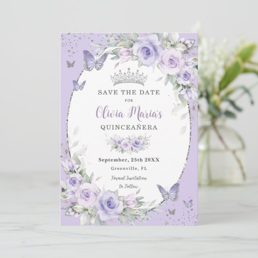 Lavendel Paarse Bloemenvlinders Quinceañera Save The Date (Staand voorkant)