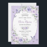 Lavendel Paarse Bloemenvlinders Quinceañera Save The Date<br><div class="desc">Personaliseer deze zachte lavendel paarse bloemen Quinceañera / Sweet 16 verjaardagsdatum, sla de datum gemakkelijk en snel op. Klik gewoon op de knop Aanpassen om de teksten te bewerken, lettertypen en lettertypekleuren te wijzigen. Met pastel lavendel paarse bloemen, delicaat groen en paarse en zilveren vlinders. Overeenkomende objecten beschikbaar in winkel....</div>