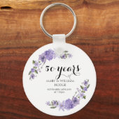 Lavendel paarse bloemetjes 50e trouwdag sleutelhanger (Voorkant)