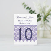 Lavendel Paarse Damask Trouwtafel Nummer Kaart (Staand voorkant)