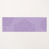 Lavendel Paarse Decoratieve Mandala Met Initialen Yogamat (Voorkant (horizontaal))