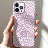 Lavendel Paarse Golfjes Geruite Monogram iPhone 15 Case
