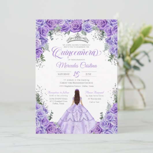 Lavendel Paarse & Zilveren Roos Elegant Quinceaner Kaart (Staand voorkant)