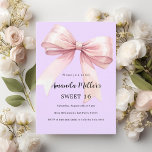 Lavendel roze strik elegant Sweet 16 Kaart<br><div class="desc">Een zachte lavendel,  paarse achtergrond,  versierd met een grote roze strik. Personaliseer en voeg een naam en partijgegevens toe.</div>