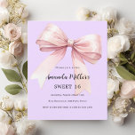 Lavendel roze strik Sweet 16 uitnodiging<br><div class="desc">Een zachte lavendel,  paarse achtergrond,  versierd met een grote roze strik. Personaliseer en voeg een naam en partijgegevens toe. 1 vel = 1 uitnodiging bedrukt rand tot rand.</div>