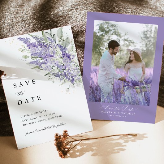 Lavendel & Saliegroen Bloemstuk Foto Bruiloft Save The Date