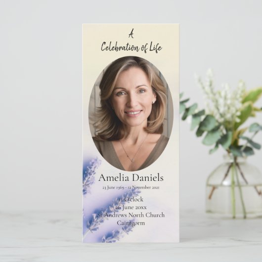 Lavendel Viering van het Leven Kaart (Staand voorkant)