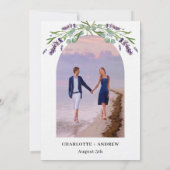 Lavendel violette bloemen boog foto luxe bruiloft kaart (Achterkant)