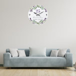 Lavendel violette bloemen trouwdag grote klok<br><div class="desc">Witte achtergrond,  violette,  groene en zwarte tekst. Versierd met lavendelbloemen en eucalyptusgroen. Personaliseer en voeg uw namen en de trouwdatum of jubileumdatum toe. Klok gezichtsnummers onder de bloemblaadjes.</div>