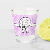 Lavendel Witte Polka Dots Boog Gepersonaliseerde b Shot Glas (Voorkant)