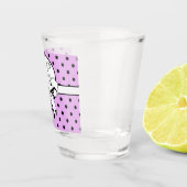 Lavendel Zwarte Polka Dots Boog Gepersonaliseerde  Shot Glas (Rechts)